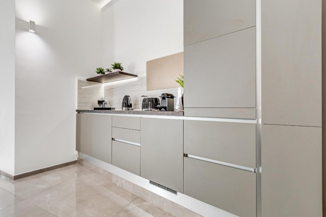 Unoseitre - Luxury Apartment & Suite Roma Exterior foto